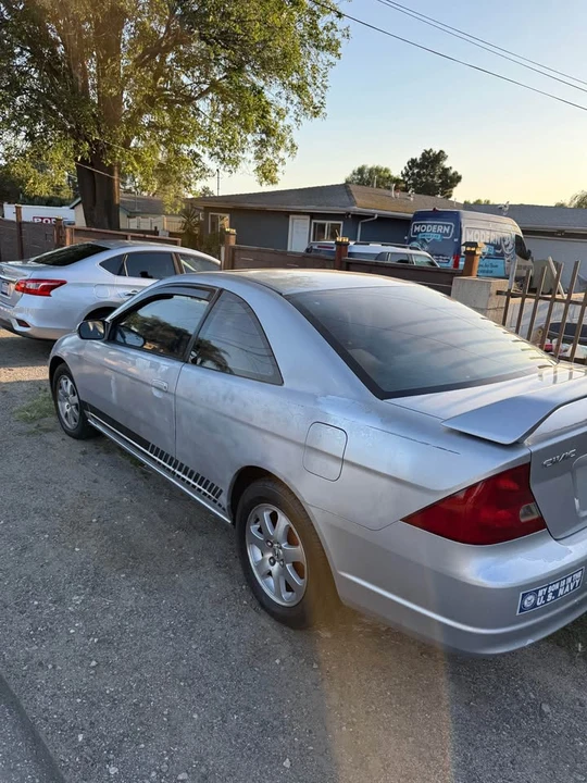 2002 Honda Civic 7th Gen - Image 2 of 7