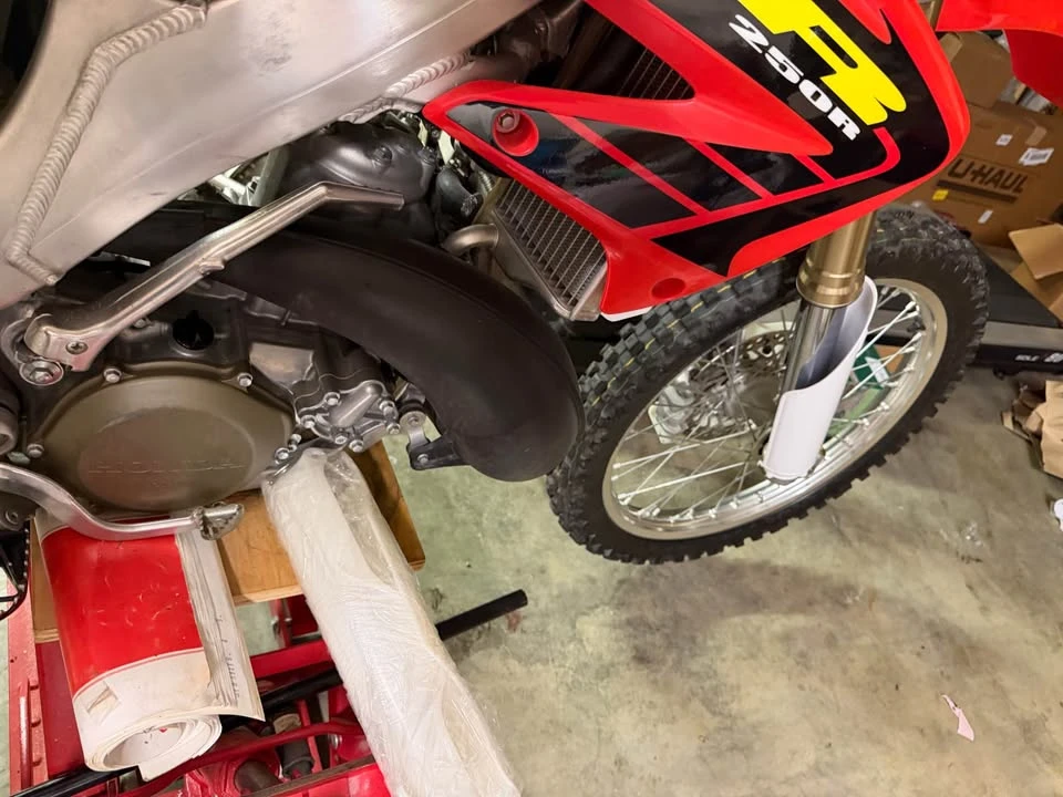 2002 Honda CR - Image 3 of 6