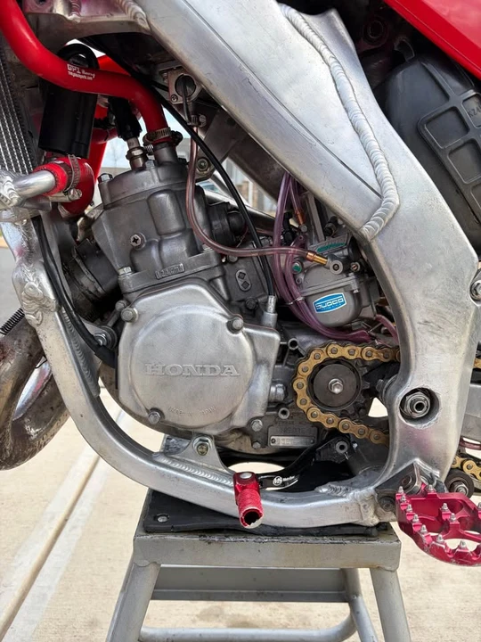 2002 Honda CR - Image 6 of 9