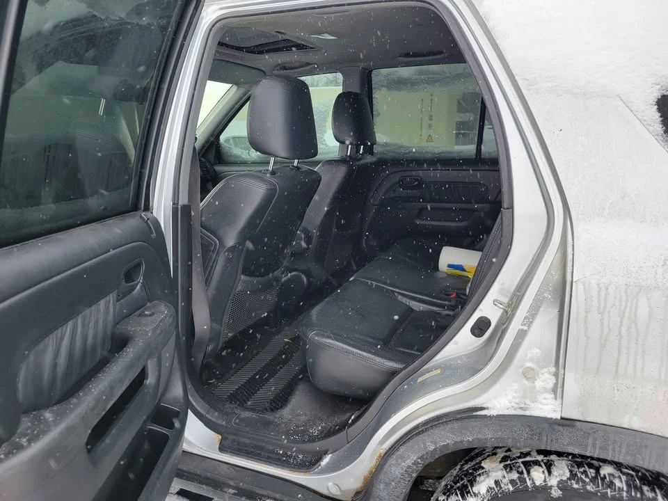 2002 Honda CR-V 2nd Gen - Image 9 of 13