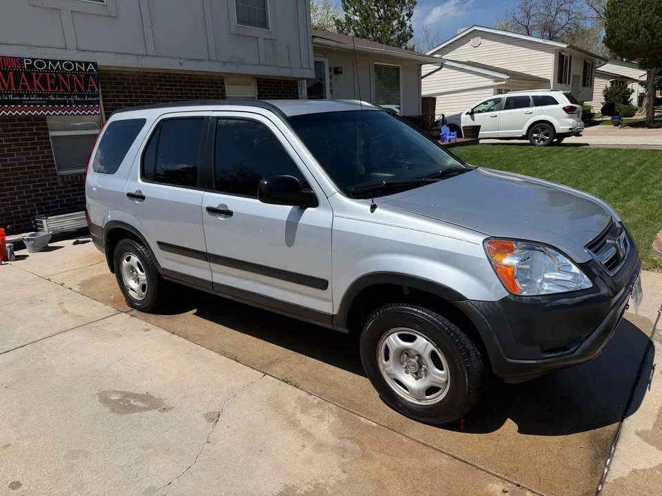 2002 Honda CR-V 2nd Gen - Image 2 of 12