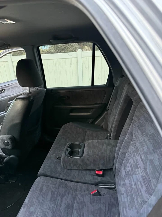 2002 Honda CR-V 2nd Gen - Image 8 of 12