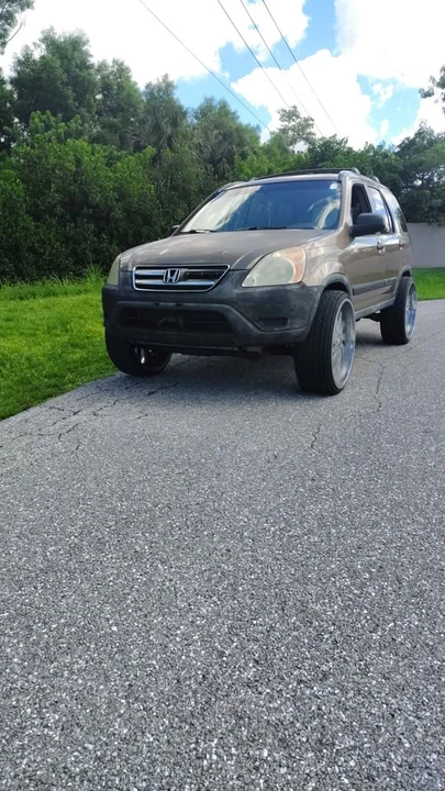 2002 Honda CR-V 2nd Gen - Image 3 of 11