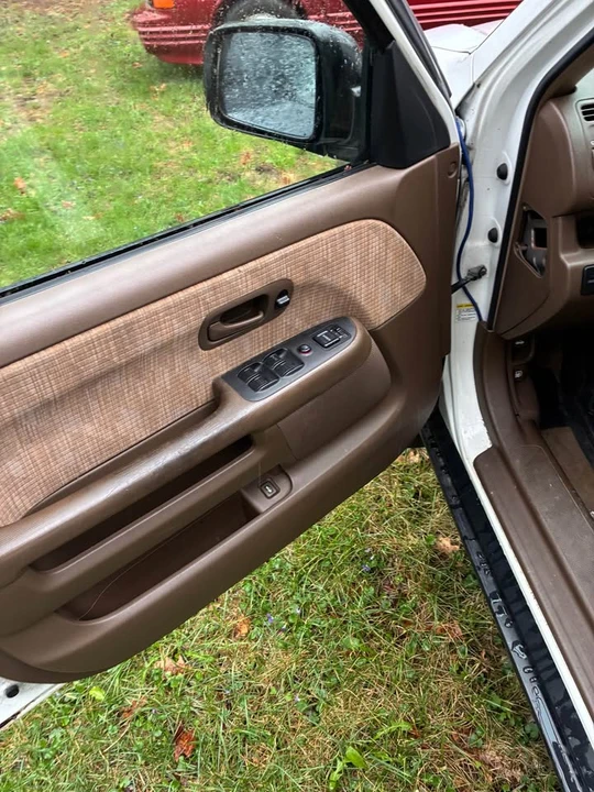 2002 Honda CR-V 2nd Gen - Image 6 of 9