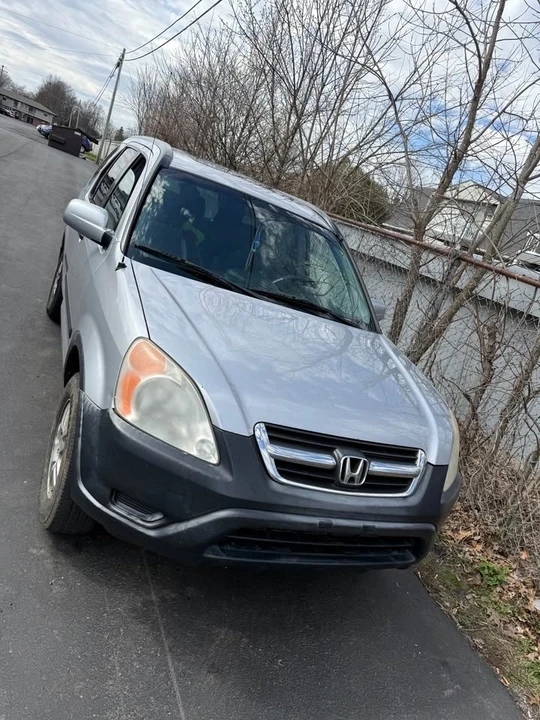 2002 Honda CR-V 2nd Gen - Image 2 of 4