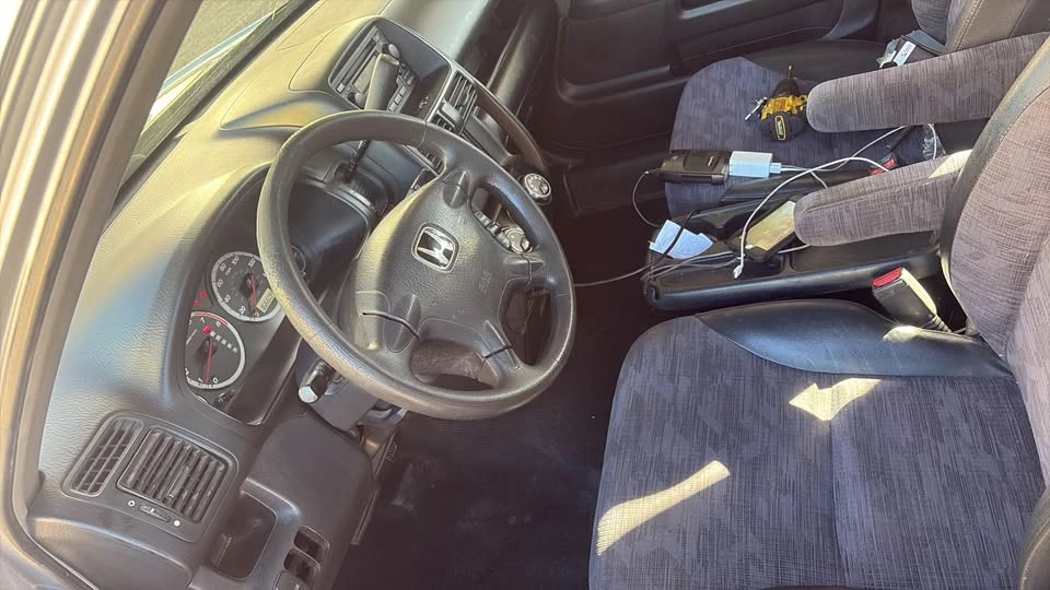 2002 Honda CR-V 2nd Gen - Image 3 of 9