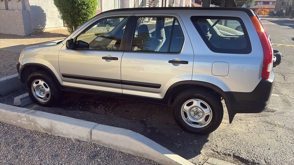 2002 Honda CR-V 2nd Gen - Image 7 of 9