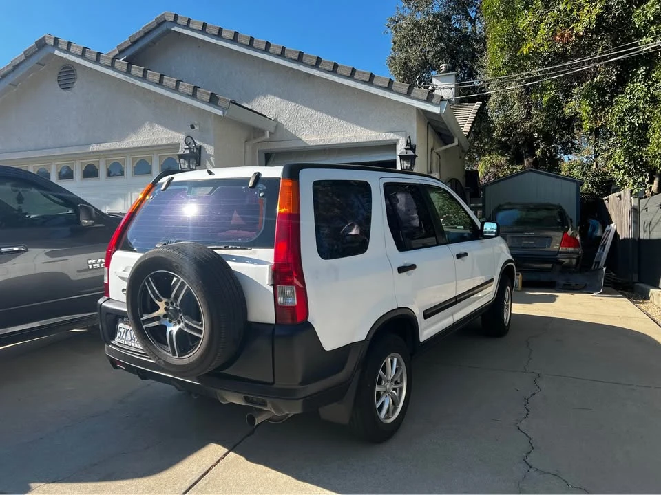 2002 Honda CR-V 2nd Gen - Image 3 of 8