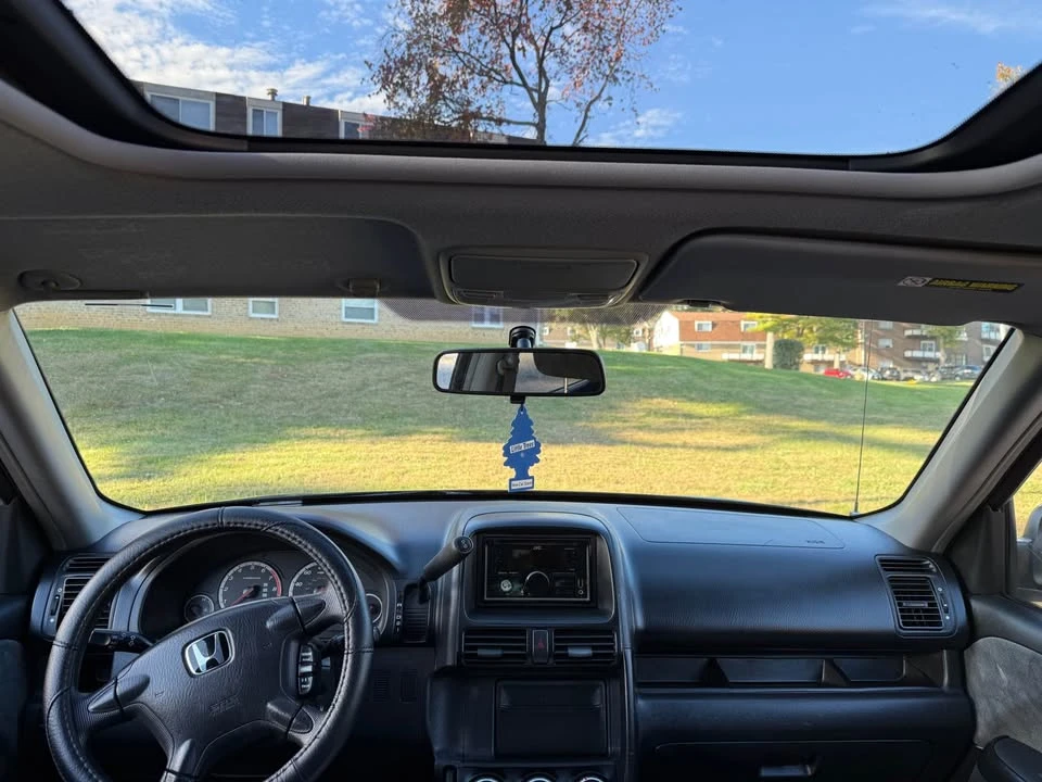 2002 Honda CR-V 2nd Gen - Image 3 of 10