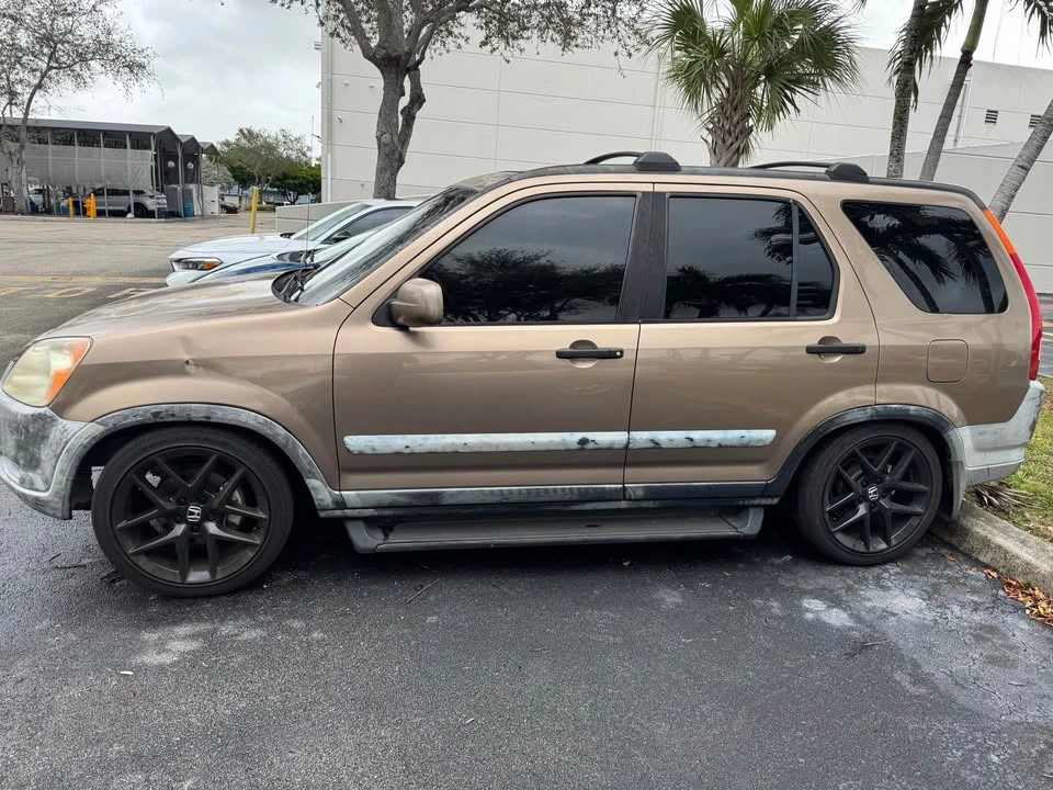 2002 Honda CR-V 2nd Gen - Image 2 of 7