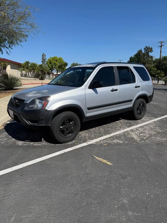 2002 Honda CR-V 2nd Gen - Image 3 of 10