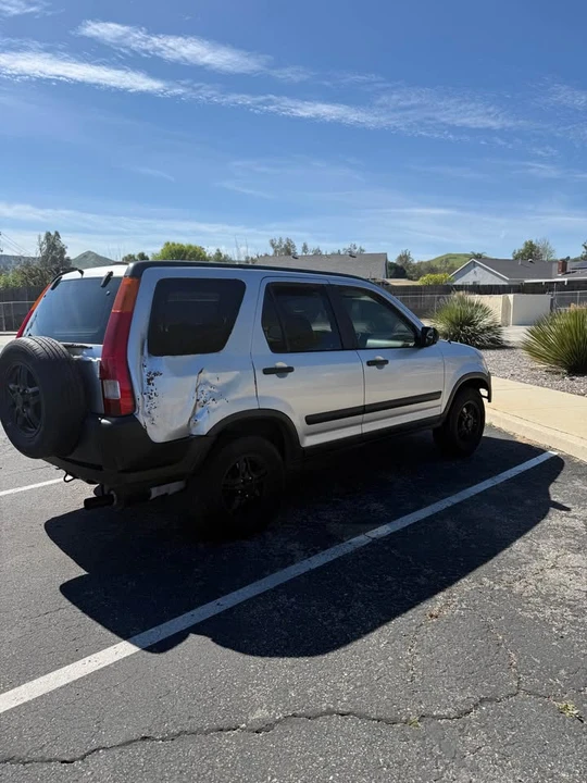 2002 Honda CR-V 2nd Gen - Image 2 of 10