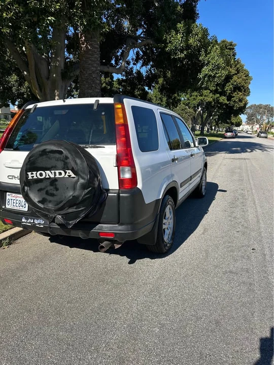 2002 Honda CR-V 2nd Gen - Image 3 of 15