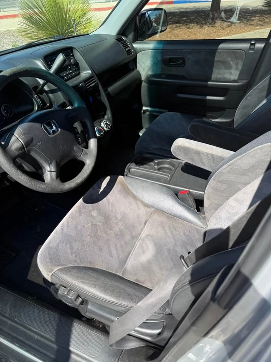 2002 Honda CR-V 2nd Gen - Image 5 of 10