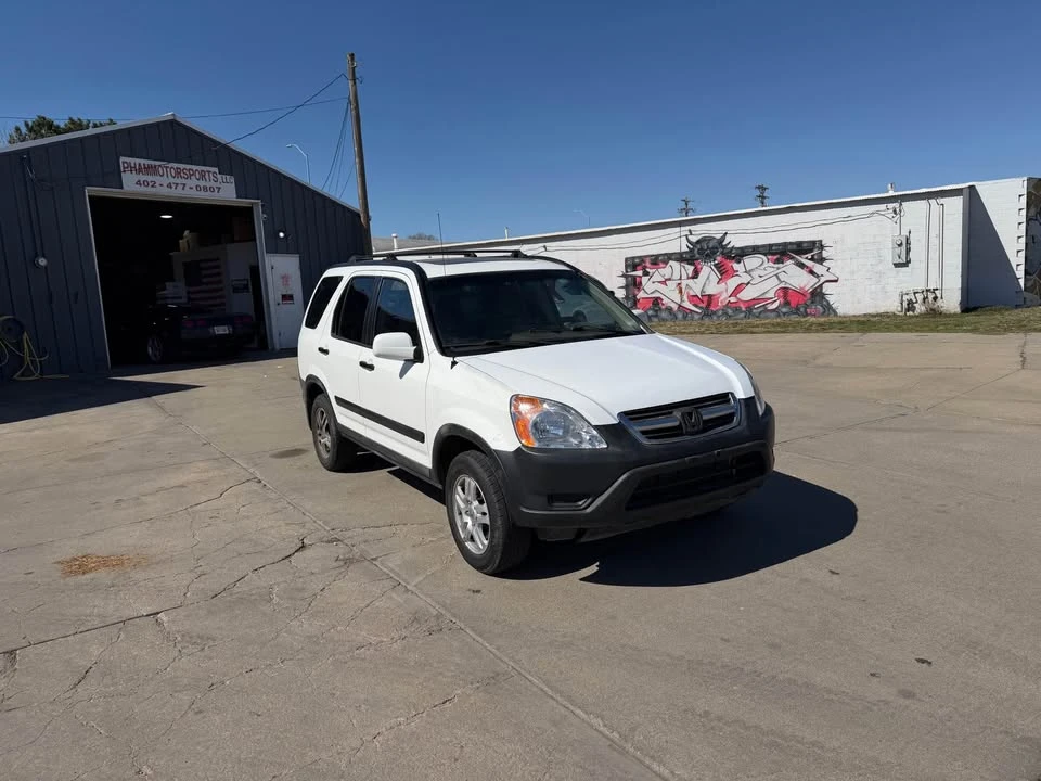 2002 Honda CR-V 2nd Gen - Image 2 of 10