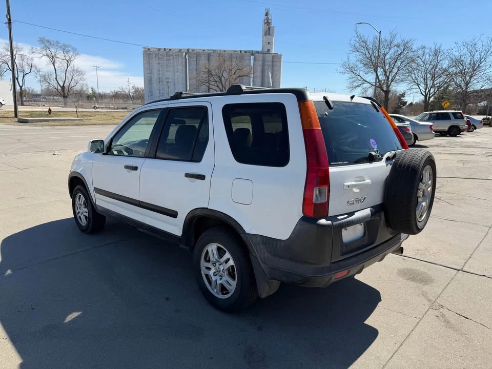 2002 Honda CR-V 2nd Gen - Image 3 of 10