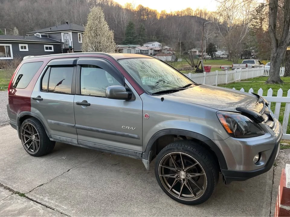 2002 Honda CR-V 2nd Gen - Image 3 of 10