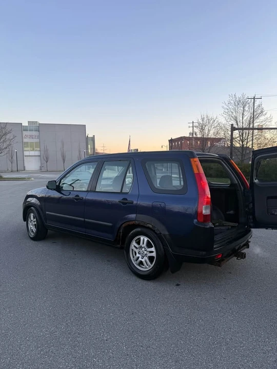 2002 Honda CR-V 2nd Gen - Image 3 of 8