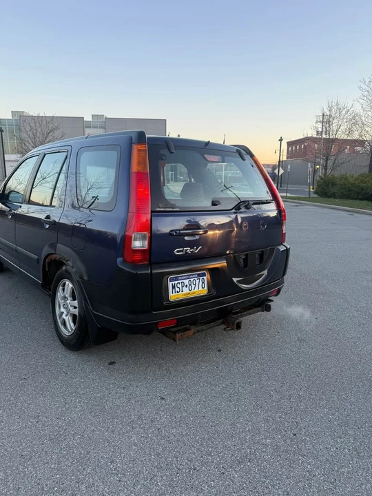 2002 Honda CR-V 2nd Gen - Image 2 of 8