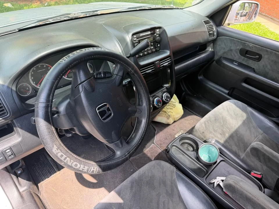 2002 Honda CR-V 2nd Gen - Image 8 of 9