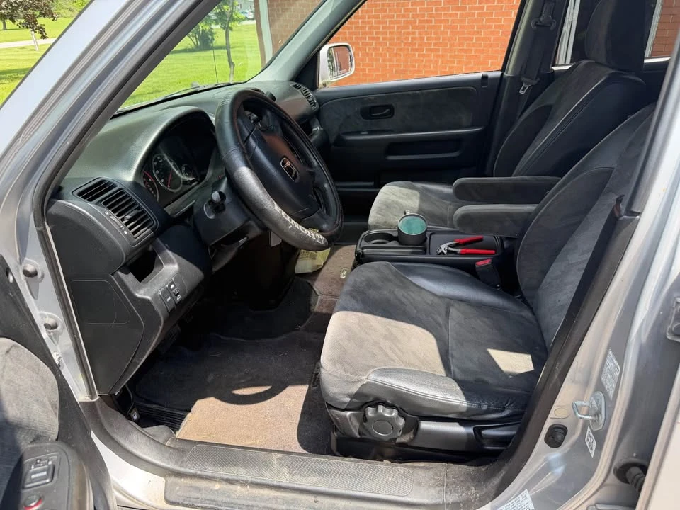 2002 Honda CR-V 2nd Gen - Image 3 of 9