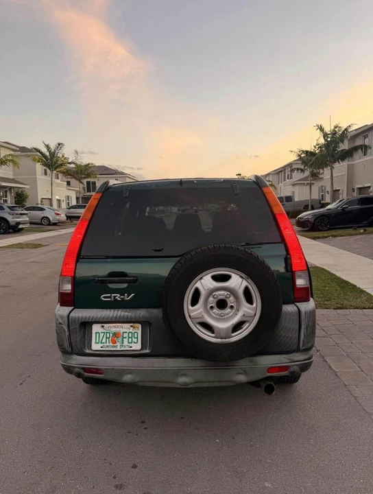 2002 Honda CR-V 2nd Gen - Image 4 of 8