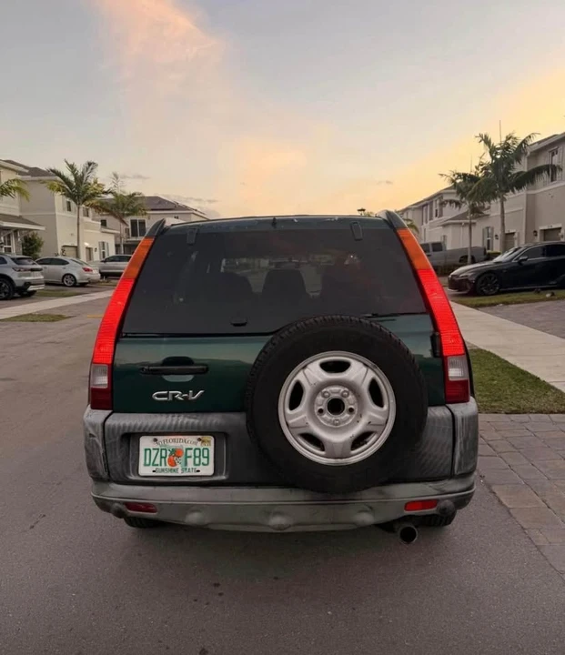 2002 Honda CR-V 2nd Gen - Image 4 of 8