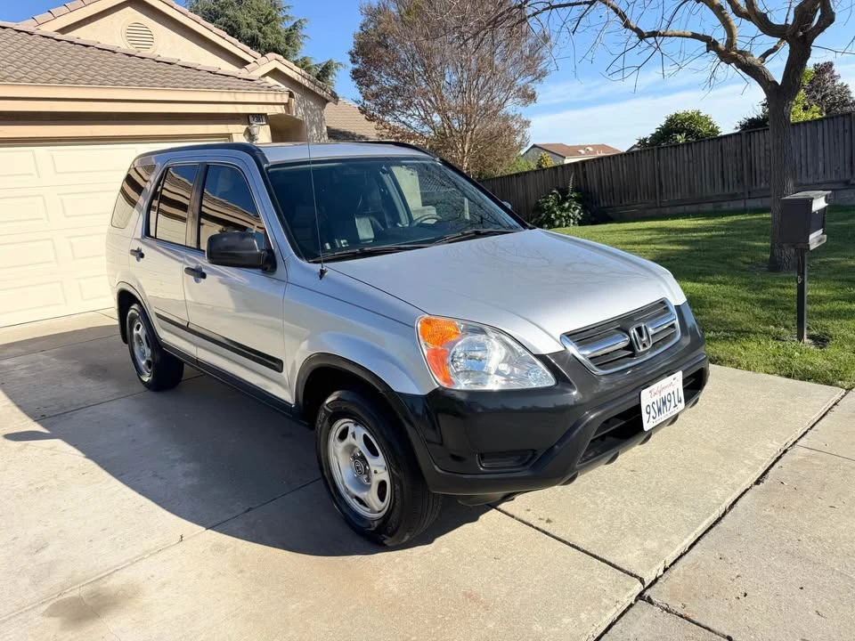 2002 Honda CR-V 2nd Gen - Image 2 of 17