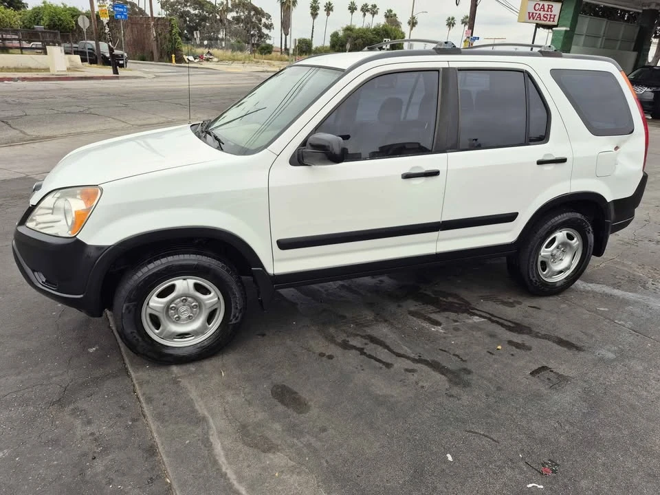 2002 Honda CR-V 2nd Gen - Image 2 of 17