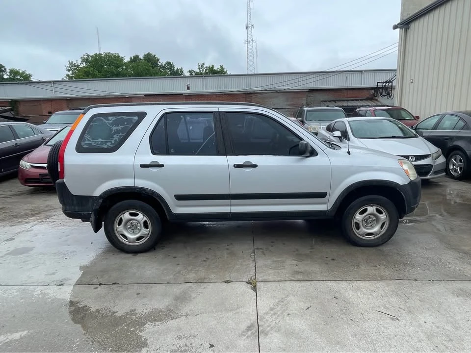 2002 Honda CR-V 2nd Gen - Image 3 of 10