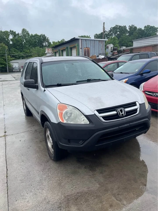 2002 Honda CR-V 2nd Gen - Image 2 of 10