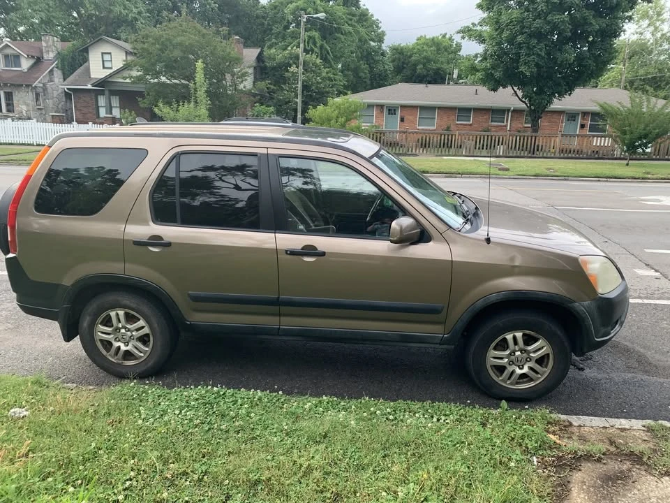 2002 Honda CR-V 2nd Gen - Image 2 of 16