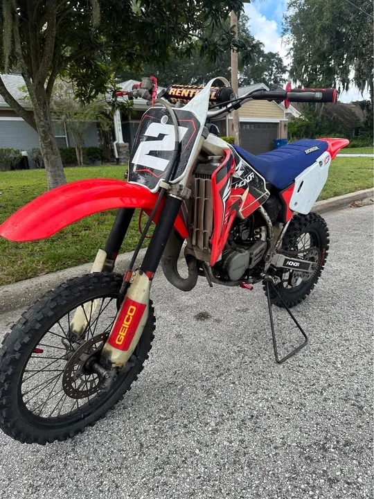 2002 Honda CR - Image 3 of 5
