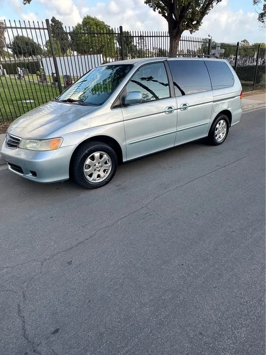 2002 Honda Odyssey - Image 2 of 10