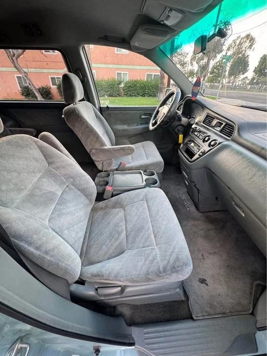 2002 Honda Odyssey - Image 7 of 10
