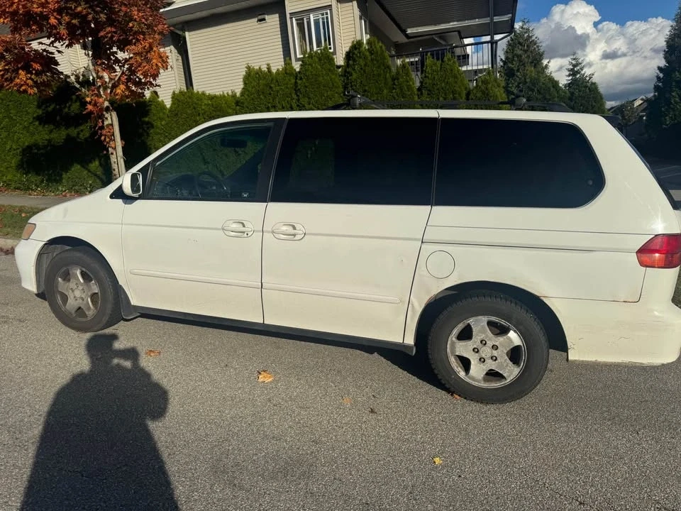 2002 Honda Odyssey - Image 2 of 10