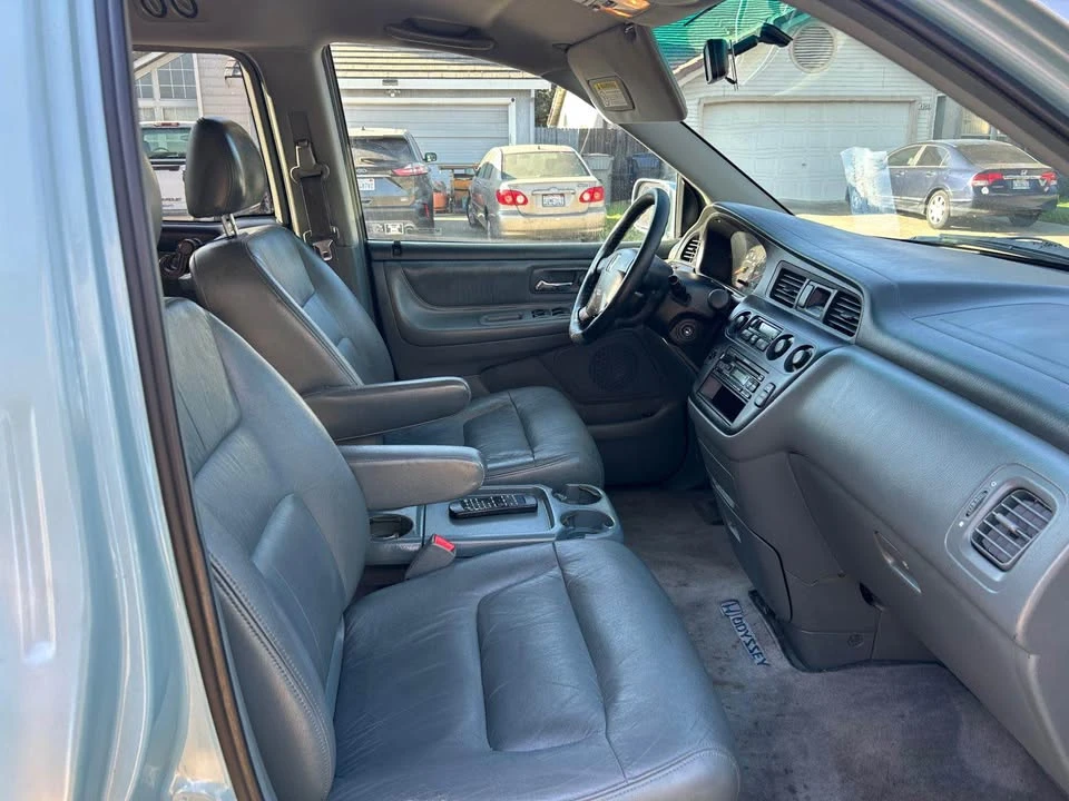 2002 Honda Odyssey - Image 4 of 12