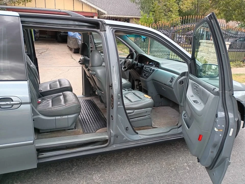 2002 Honda Odyssey - Image 11 of 12