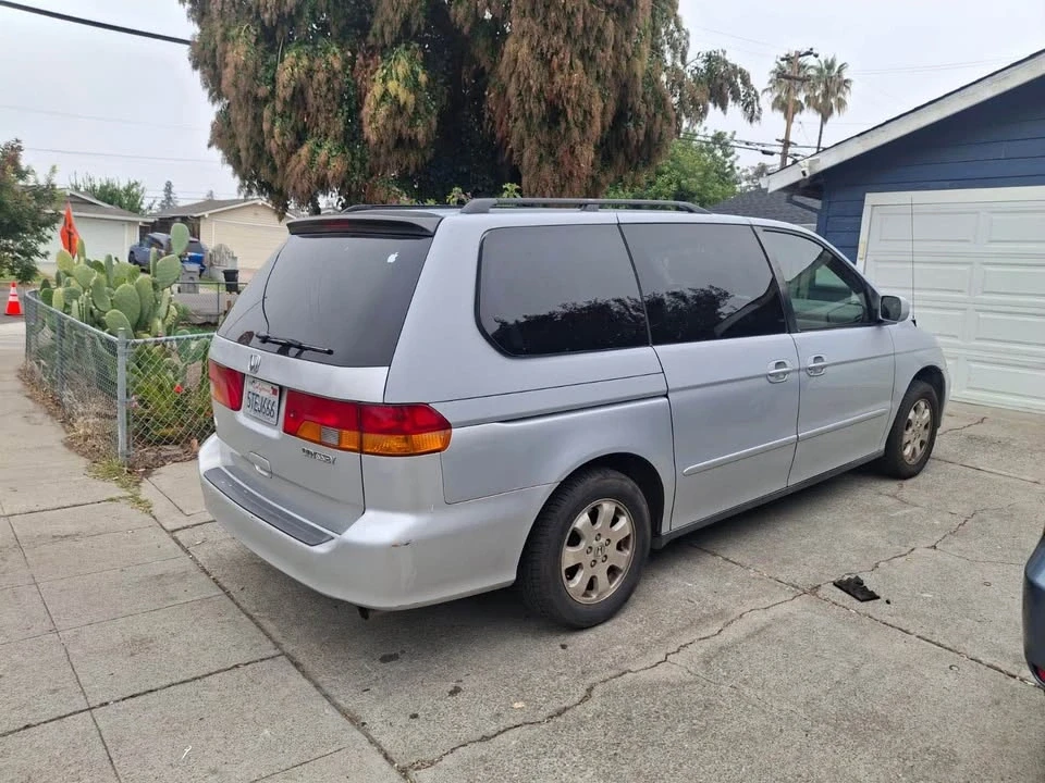 2002 Honda Odyssey - Image 2 of 7