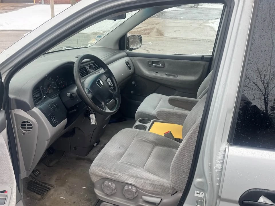 2002 Honda Odyssey - Image 10 of 11