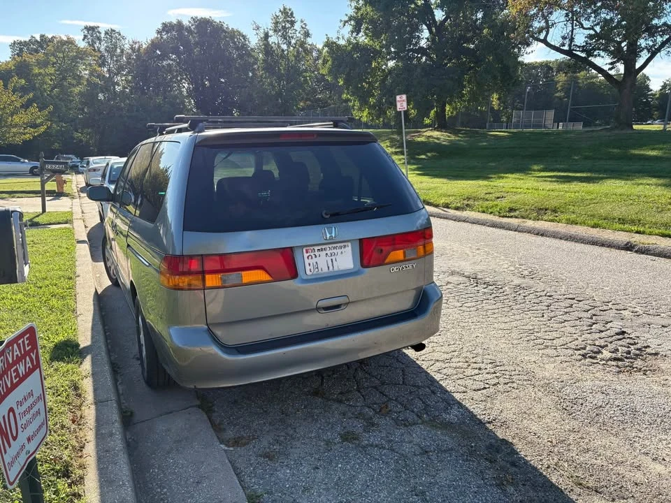 2002 Honda Odyssey - Image 2 of 5