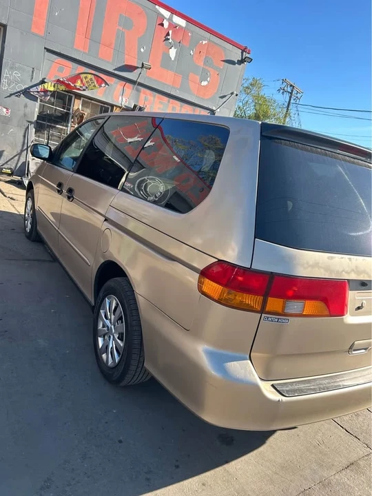 2002 Honda Odyssey - Image 4 of 8