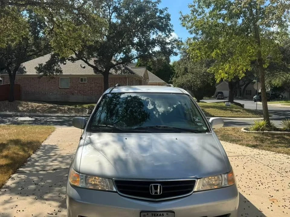 2002 Honda Odyssey - Image 2 of 14