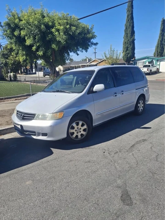 2002 Honda Odyssey - Image 2 of 5