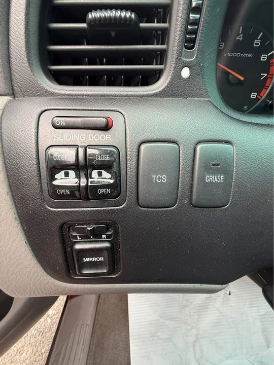 2002 Honda Odyssey - Image 11 of 13