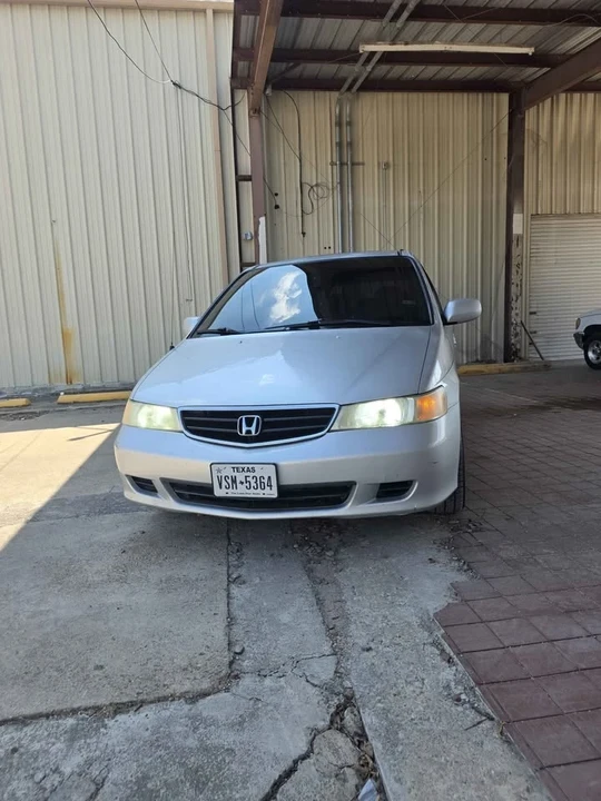 2002 Honda Odyssey - Image 14 of 18