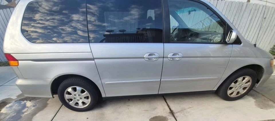 2002 Honda Odyssey - Image 2 of 10