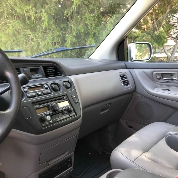 2002 Honda Odyssey - Image 2 of 18