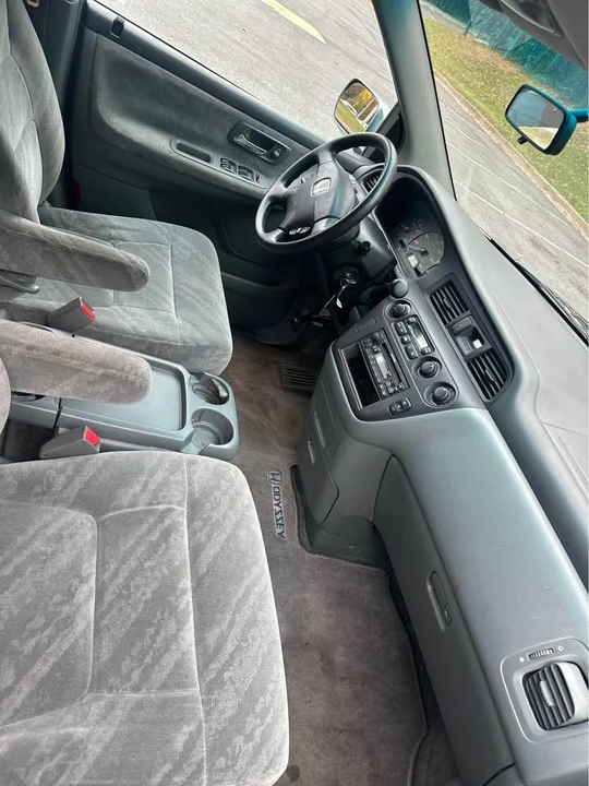 2002 Honda Odyssey - Image 6 of 6
