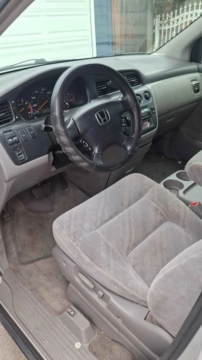 2002 Honda Odyssey - Image 3 of 9